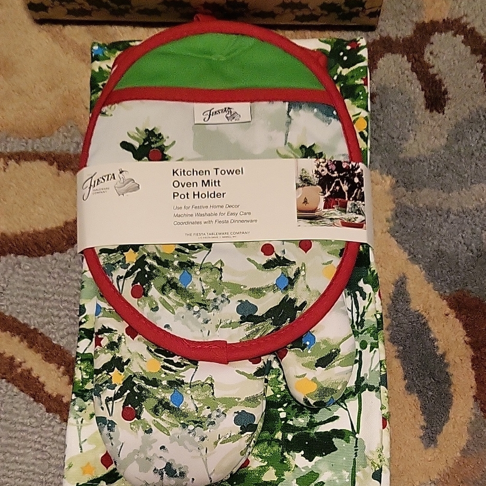 Fiesta Vibrant Green and Red Kitchen Set